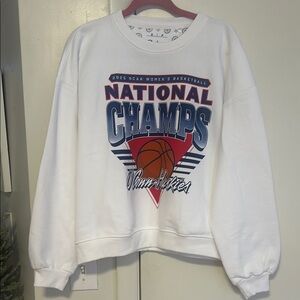 NWT UCONN women’s basketball crew neck